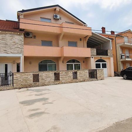Apartments Ema Ivanica Exterior photo