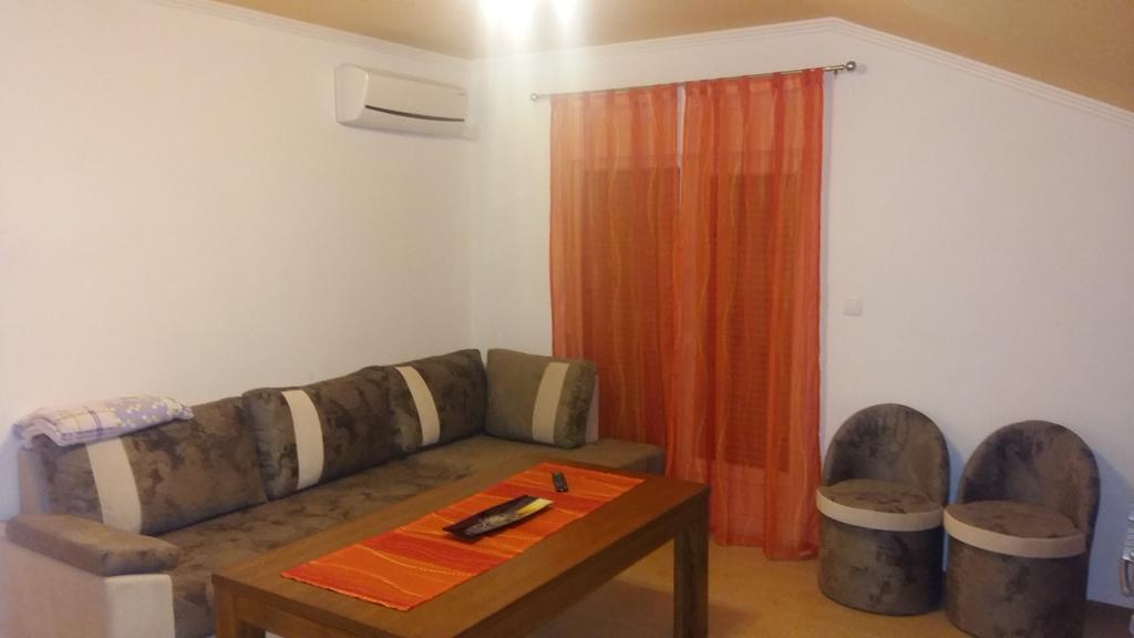 Apartments Ema Ivanica Exterior photo