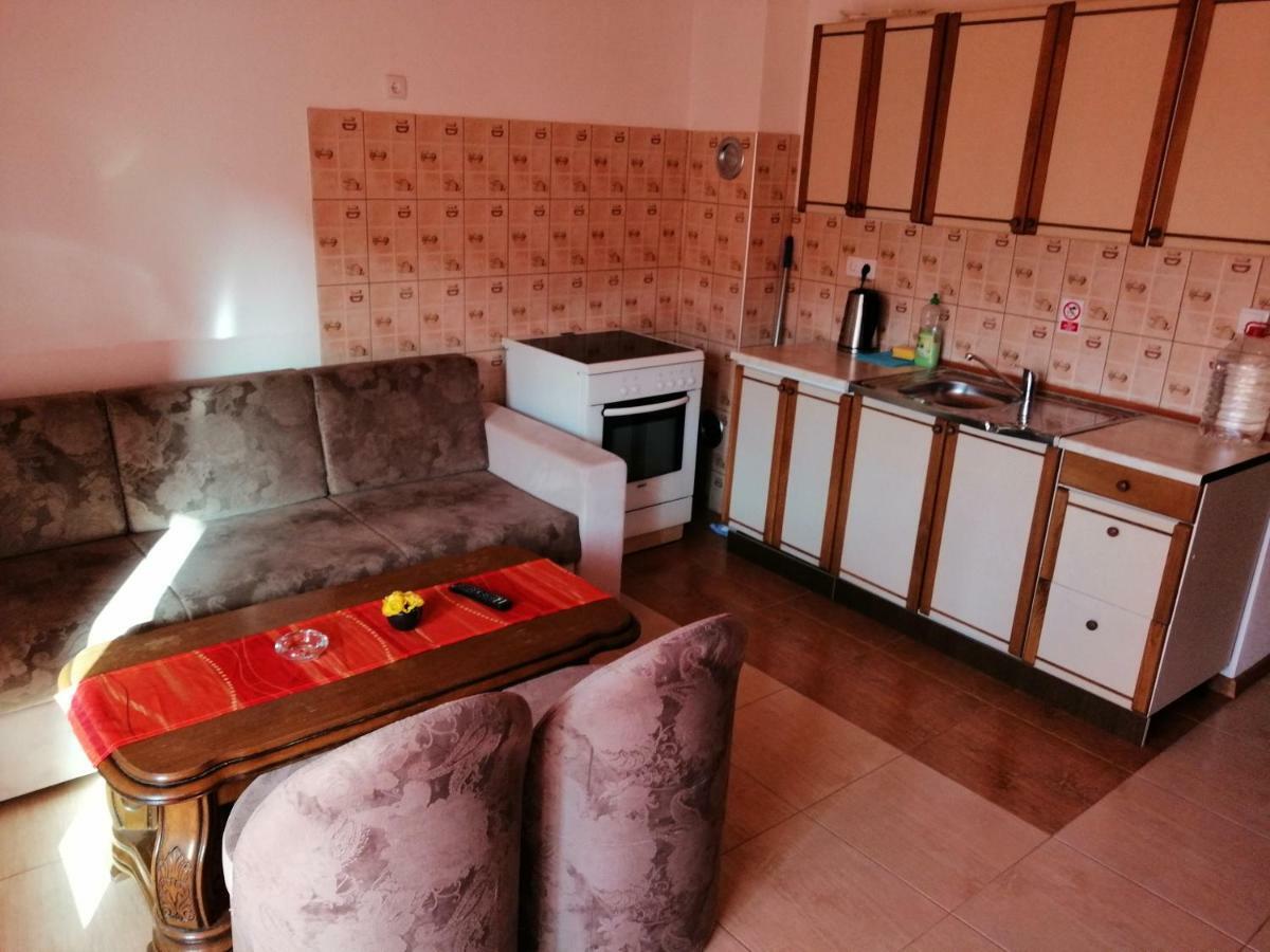 Apartments Ema Ivanica Exterior photo